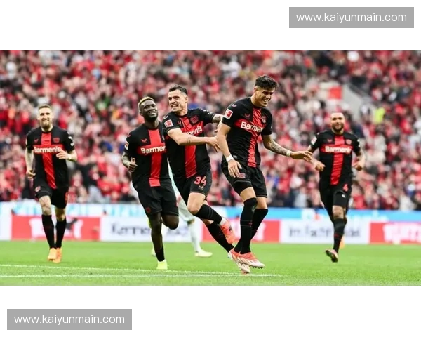 法兰克福vs勒沃库森，斯希里两黄变一红改变比赛走势